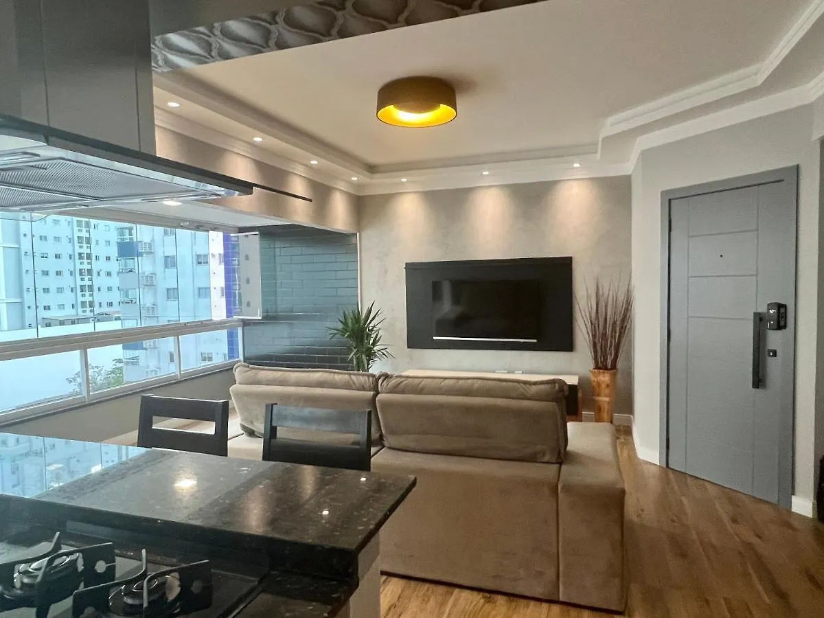 Apartamento Reformado!! Roda Gigante, Churrasqueira! Balneário Camboriú